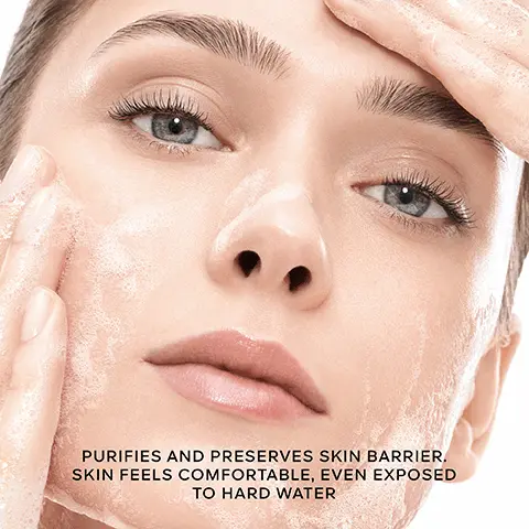 Purifies and preserves skin barrier. Skin feels comfortable, even exposed to hard water. A fine and luscious lather. 1. Purifies. 2. Repair. 3. Moisturises. Over 90% natural-origin ingredients, calculation based on the international ISO standard 16128, including water. Up to 40% recycled glass. Guerlain for bees conservation programme more than 10 partnerships dedicated to bee preservation.