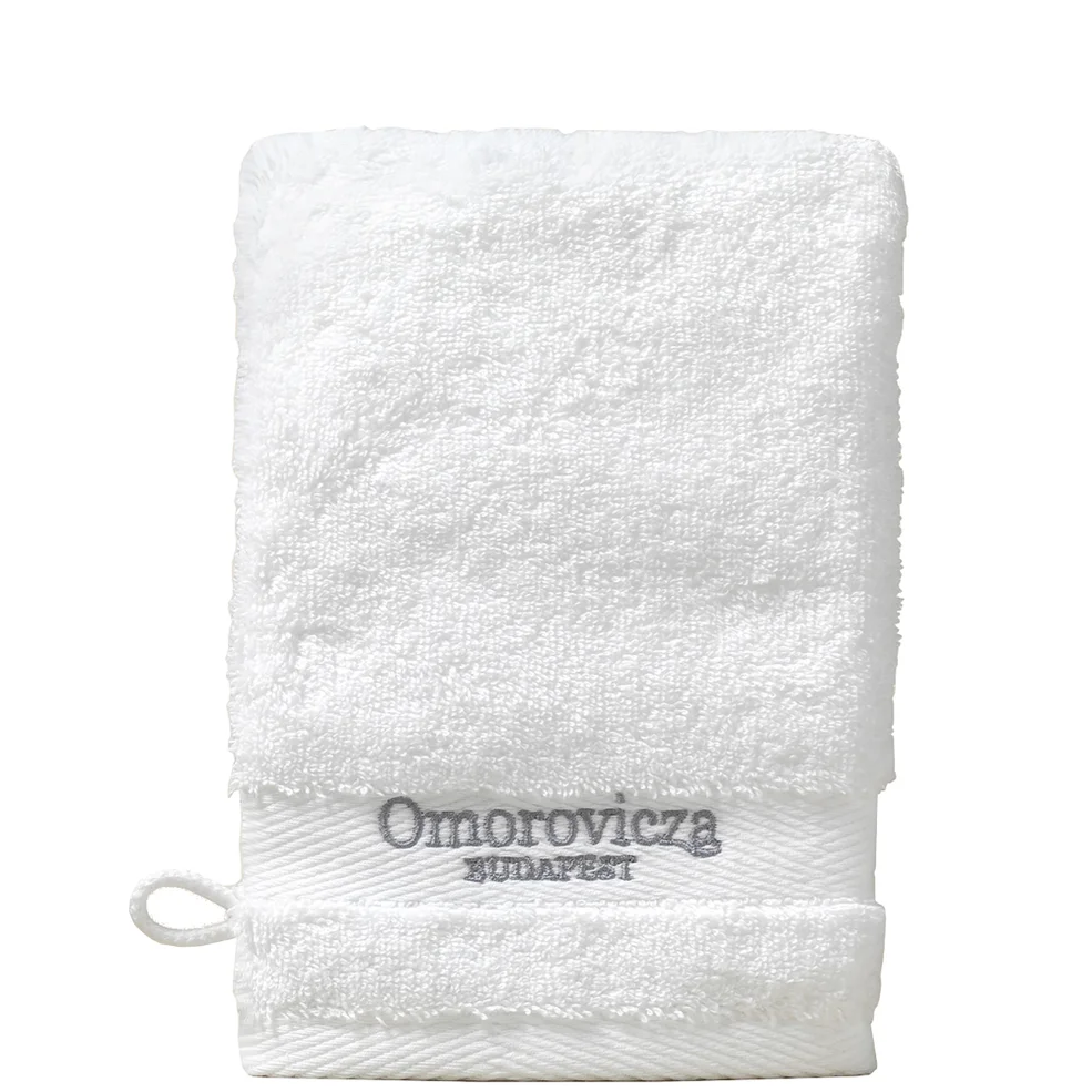 Omorovicza Cleansing Mitt In Pouch Image 1