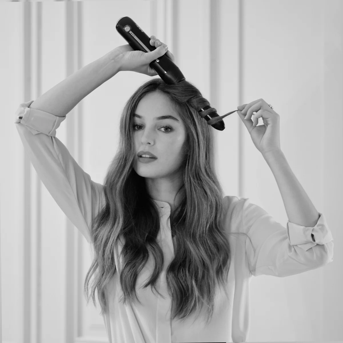 BaByliss 9000 Cordless Waving Wand LOOKFANTASTIC
