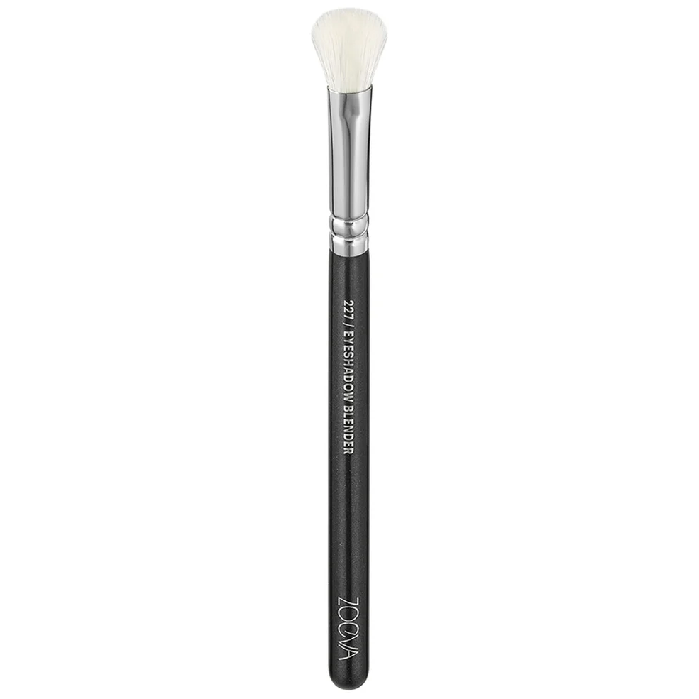 ZOEVA 227 Vegan Eyeshadow Blender Brush Image 1