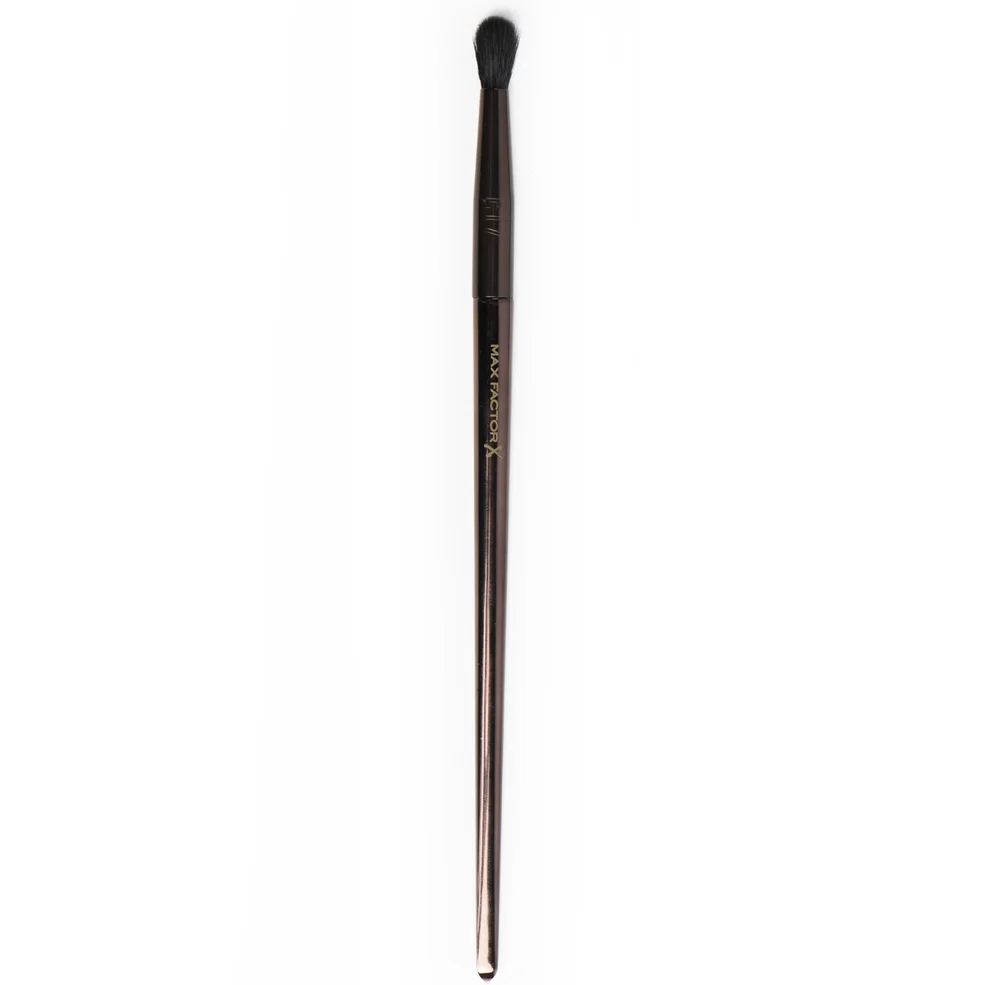 Max Factor X Mashael Ajeel Pro Eyeshadow Blender Brush - E17 Image 1