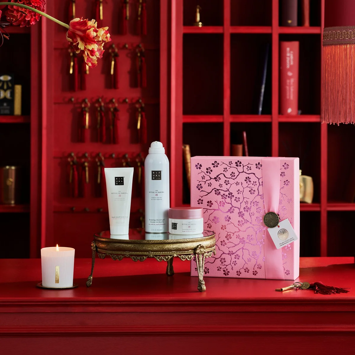 Rituals The Ritual of Sakura - Floral Cherry Blossom & Rice Milk - Medium Bath and Body Gift Set | LOOKFANTASTIC