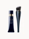 Clé de Peau Beauté Radiant Cream Foundation B30 & Clé de Peau Beauté High Coverage Foundation Brush